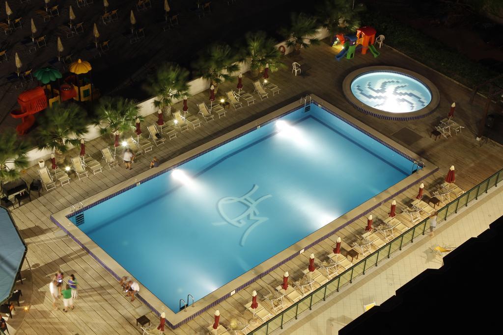 Club Esse Mediterraneo Montesilvano Marina Exterior foto